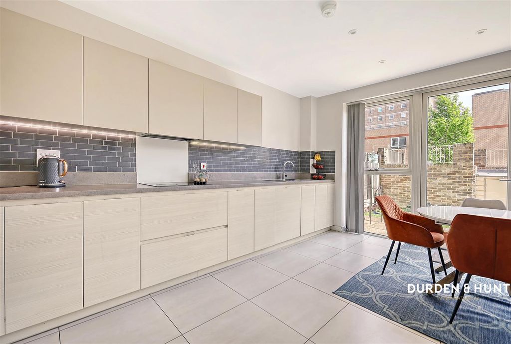 Property photo 2 of 21 Althorne Way