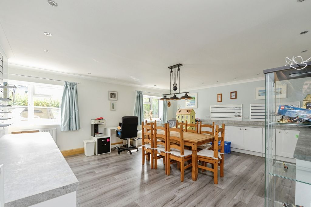 Property photo 3 of 22 Pbox-Img.Jpg