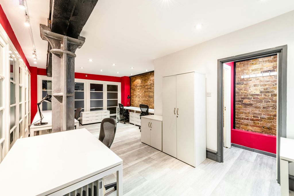 Property photo 2 of 22 St Saviours Wharf 6  11.Jpg