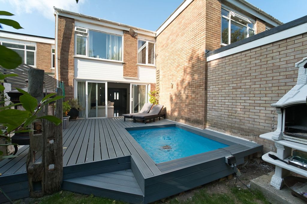 Property photo 3 of 16 Plunge Pool &amp; Deck