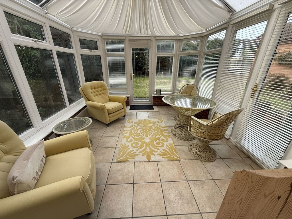 Property photo 3 of 11 Conservatory