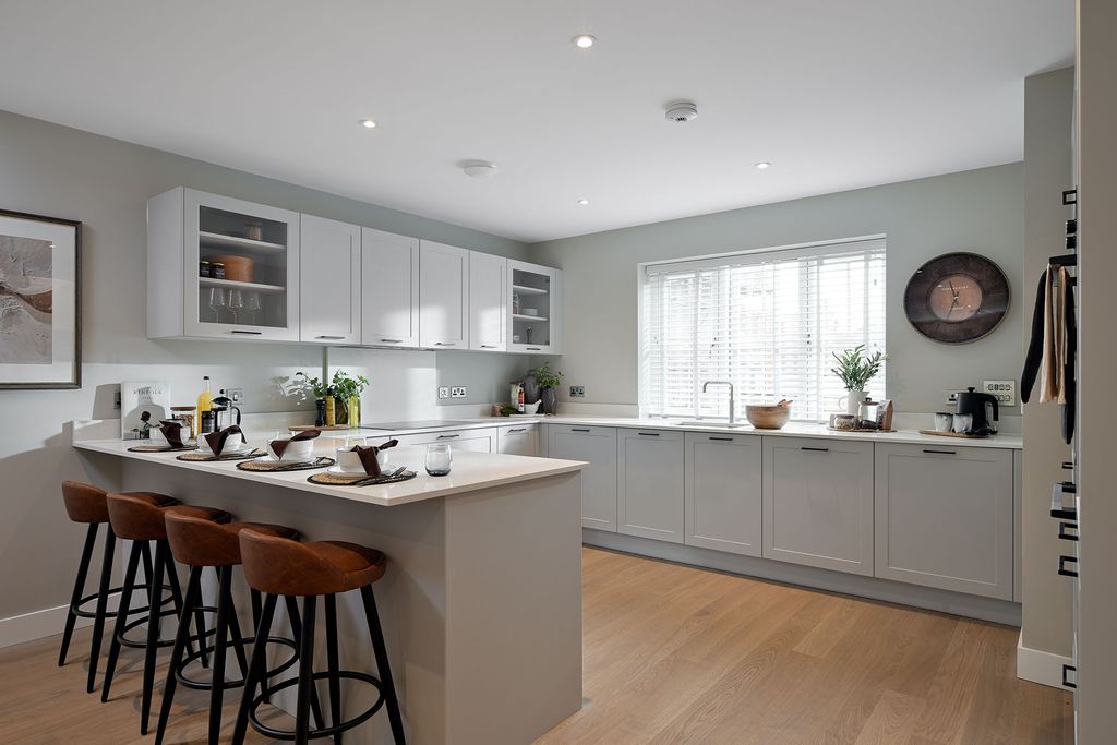 Property photo 2 of 32