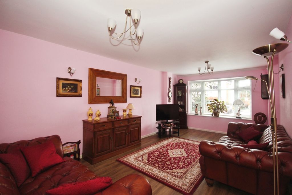 Property photo 2 of 19 Pbox-Img.Jpg