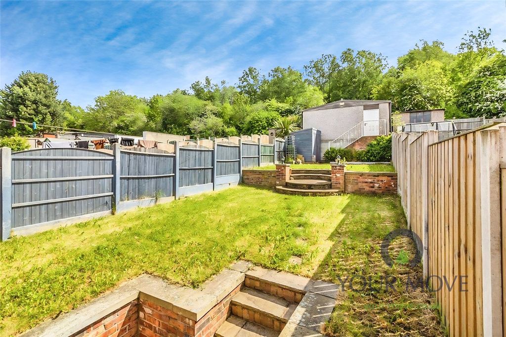 Property photo 2 of 8 External