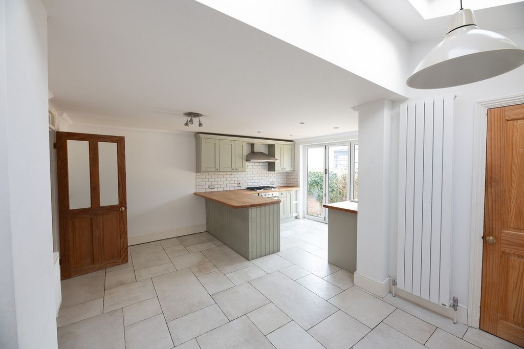 Property photo 3 of 22