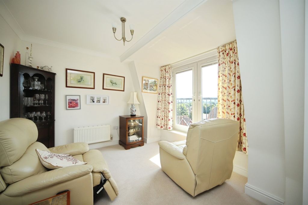 Property photo 3 of 17