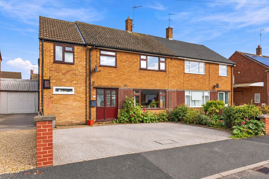 Property photo 1 of 33