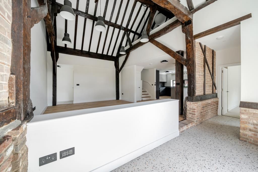 Property photo 2 of 18 Kitchen