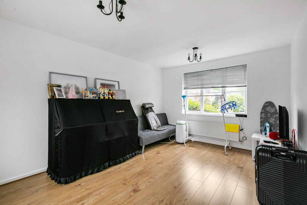 Property photo 3 of 12