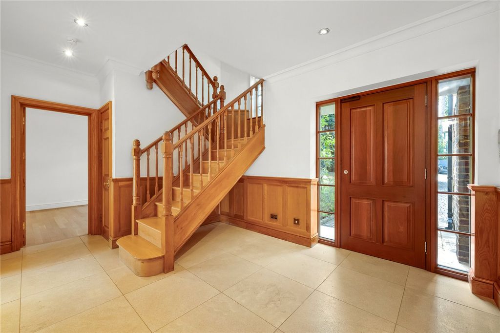 Property photo 2 of 14 Picture No. 24