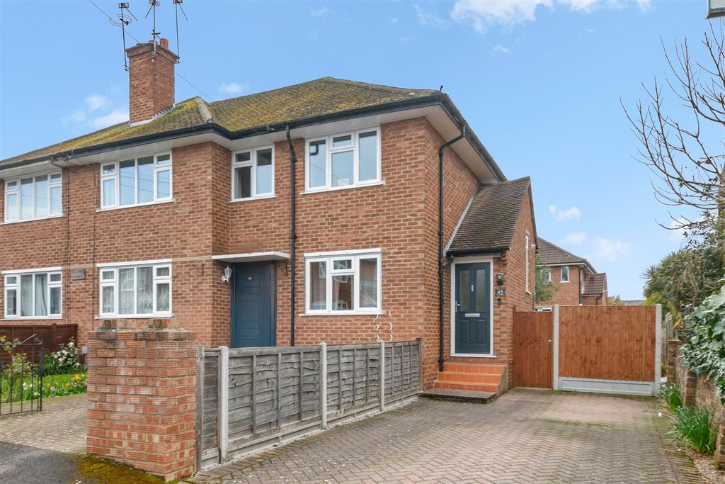 Property photo 3 of 12