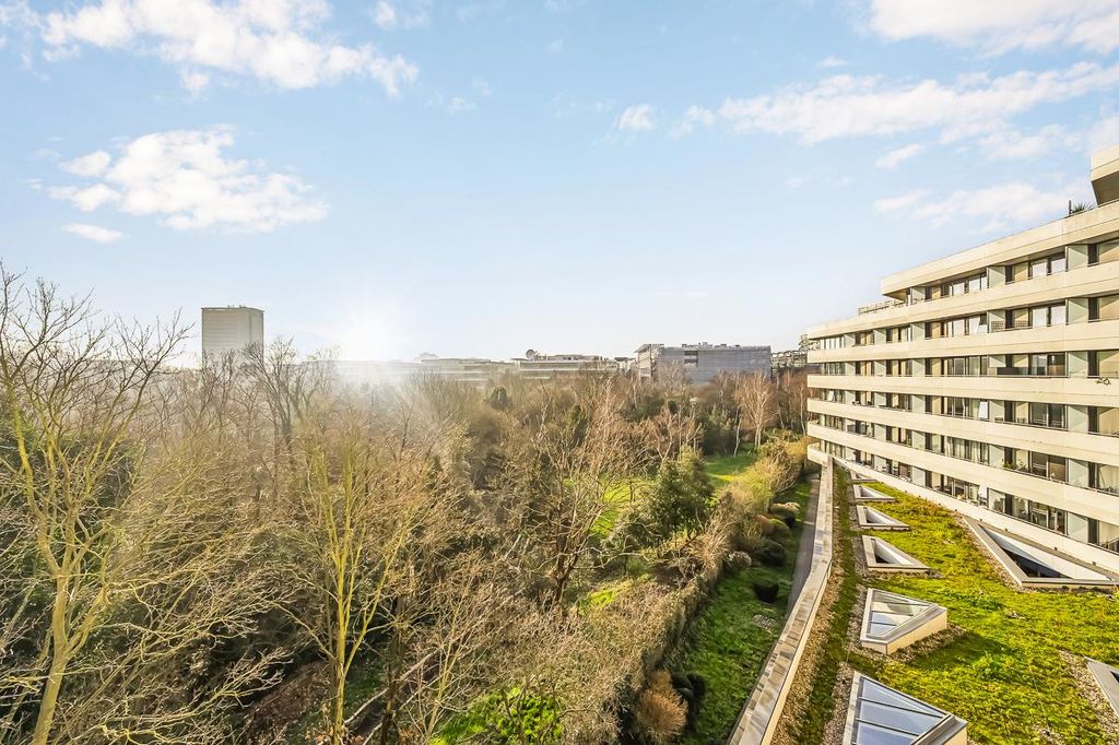 Property photo 1 of 14 59 Edmunds House-14.Jpg