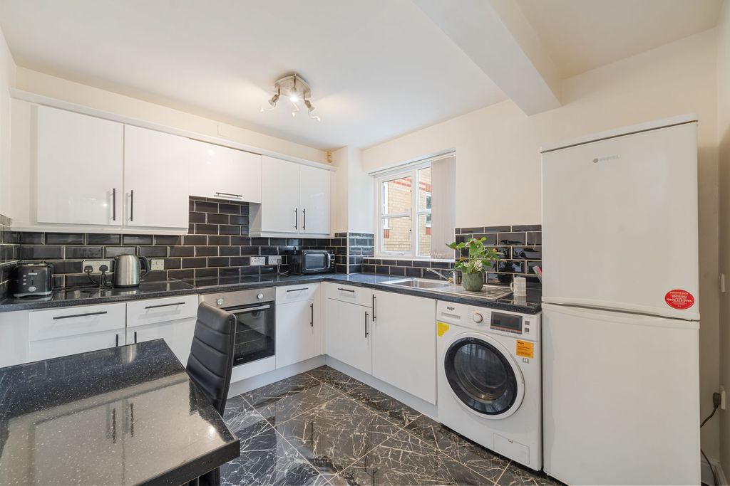 Property photo 3 of 13