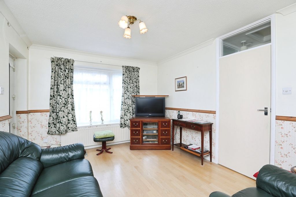 Property photo 3 of 11 Pbox-Img.Jpg