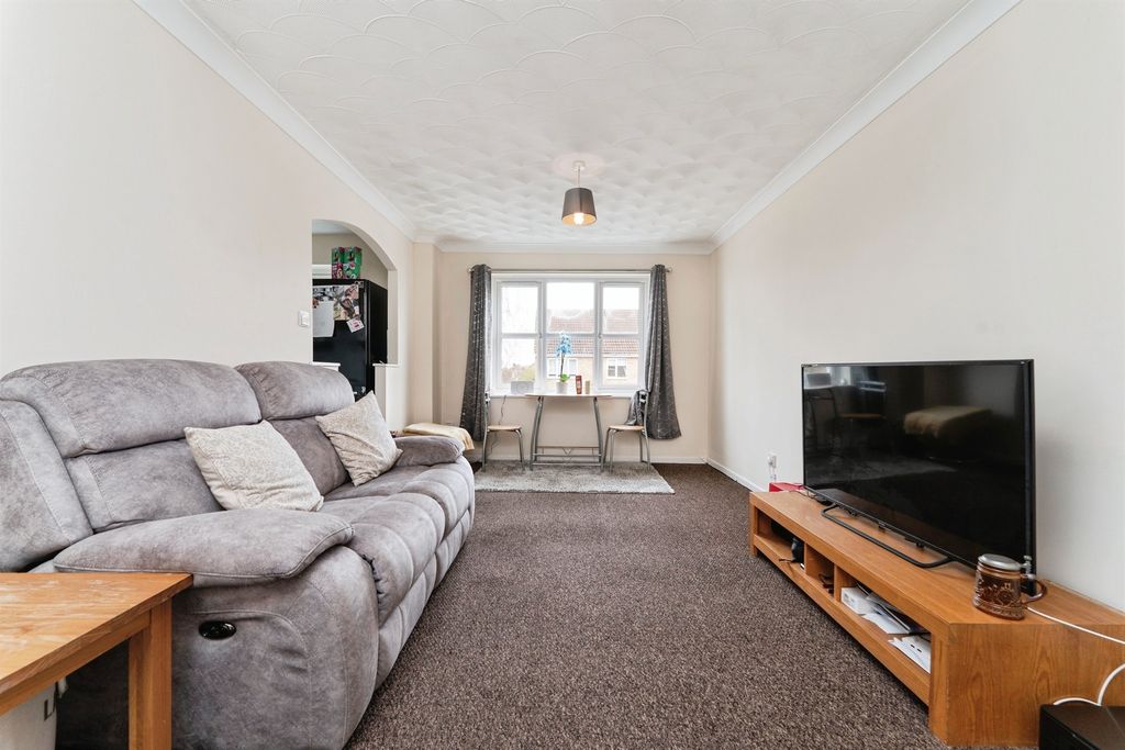 Property photo 3 of 20