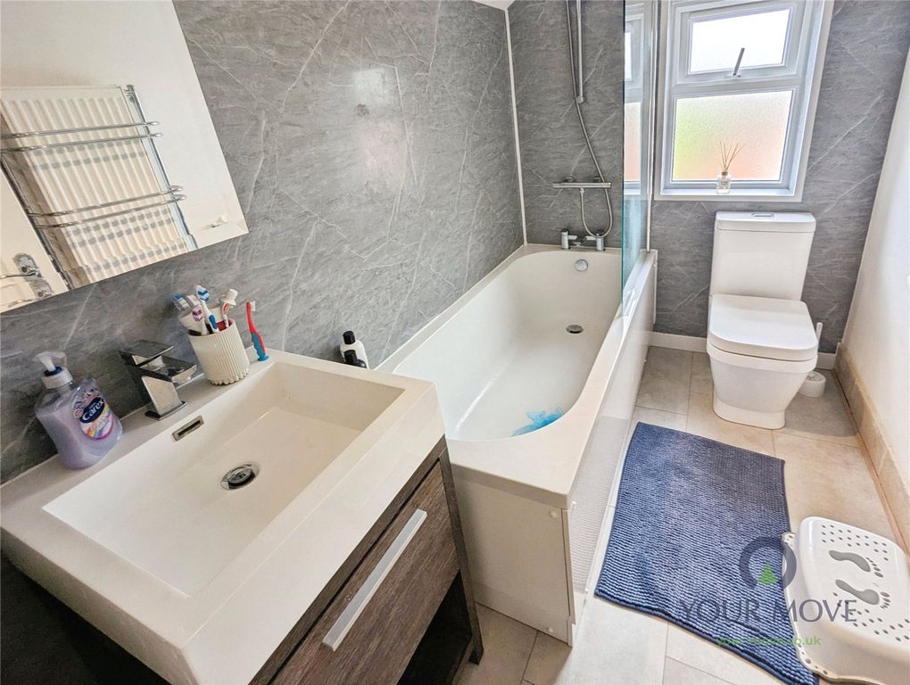 Property photo 3 of 14 Bathroom