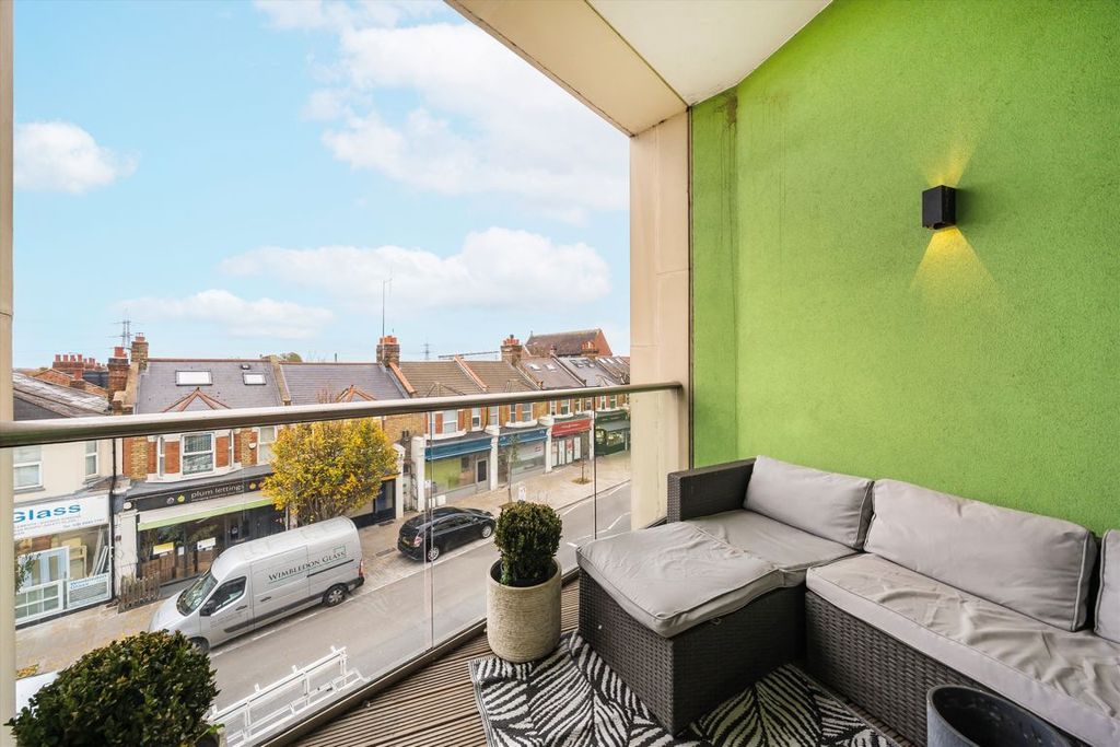 Property photo 2 of 9