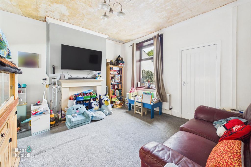 Property photo 3 of 9 Plover Street