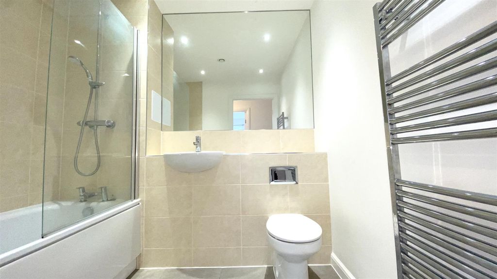 Additional image 4 of 2 bed flat for saleCastleridge Drive, Greenhithe DA9