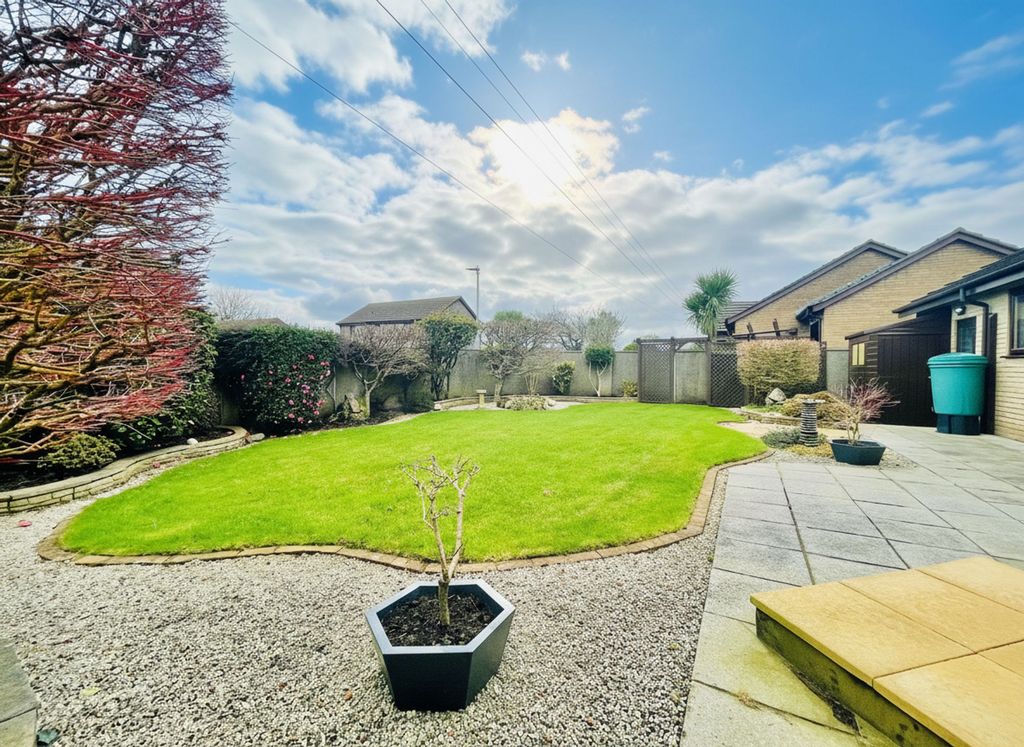 Property photo 2 of 21