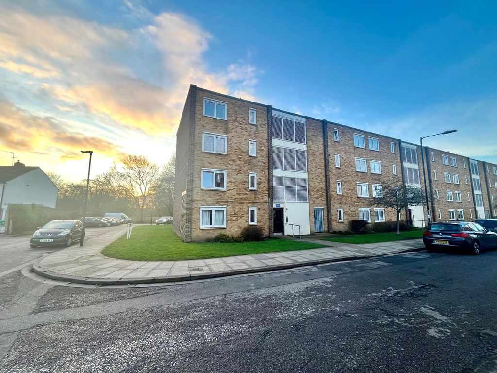 Property photo 1 of 8 Exterior