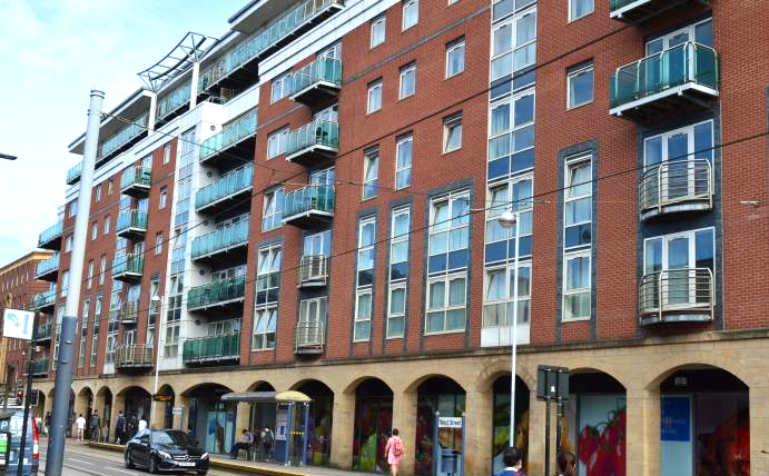 Property photo 1 of 10 Royal Plaza External