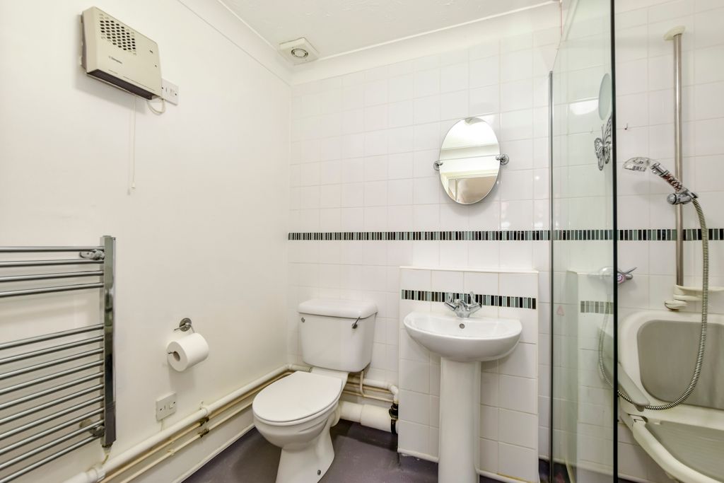 Additional image 6 of 1 bed property for saleThe Crescent, Abbots Langley WD5