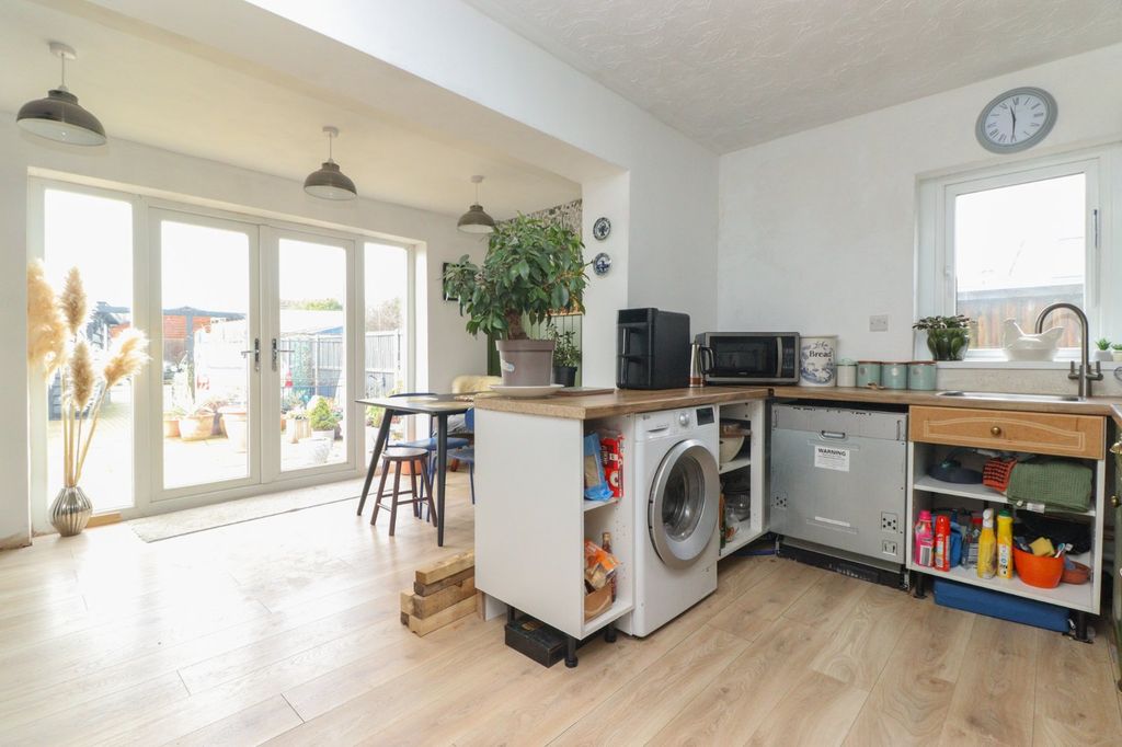 Property photo 2 of 9 Picture 2