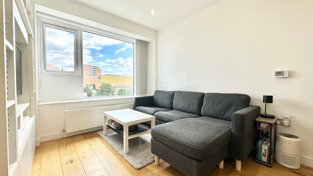 Property photo 2 of 10