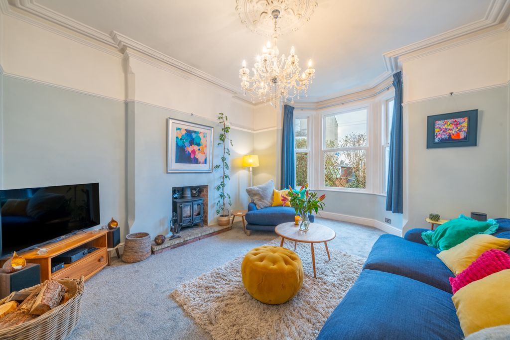 Property photo 2 of 21