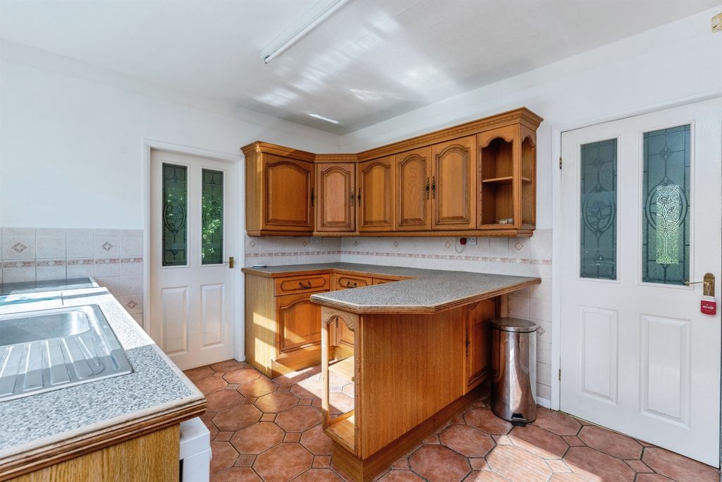 Property photo 2 of 18