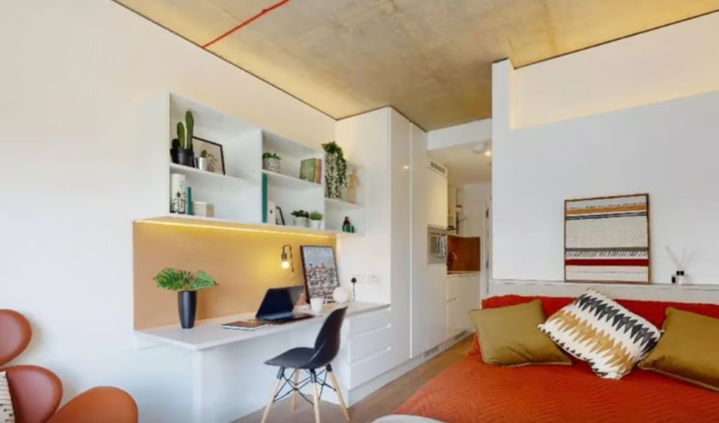 Property photo 1 of 13