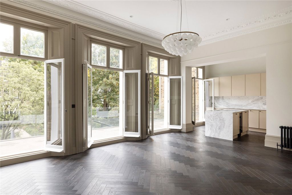 Property photo 1 of 35 Picture No. 04