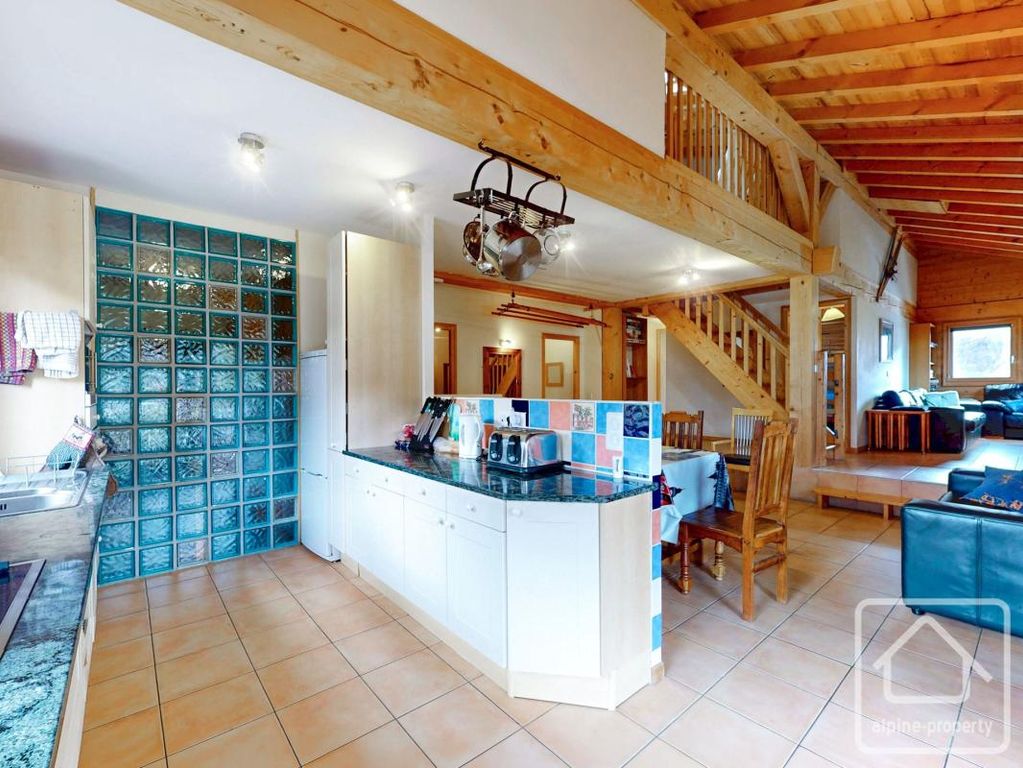 Property photo 2 of 35
