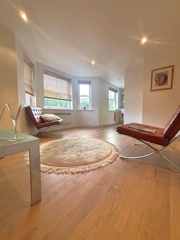 Property photo 2 of 11 Flat 5 - 2.Jpg