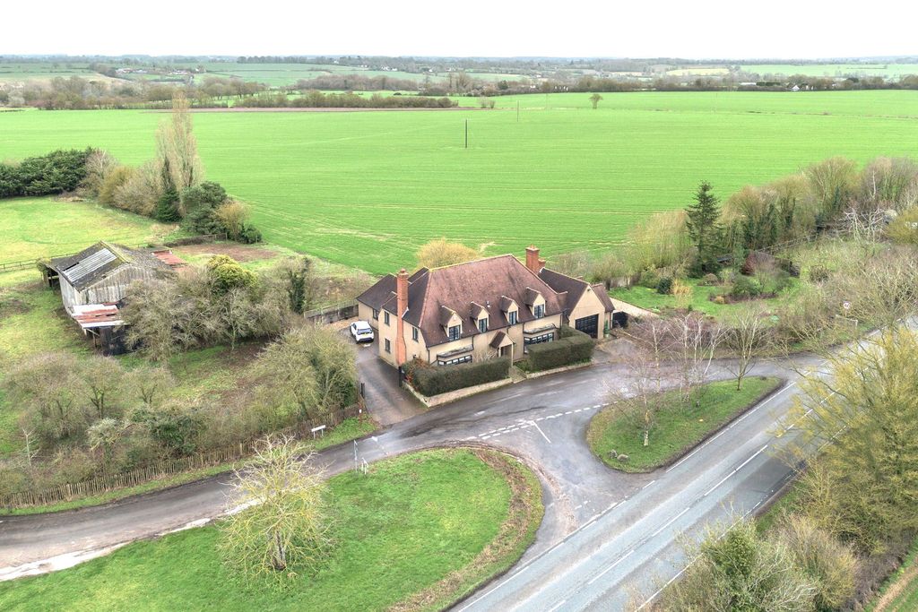 Property photo 2 of 54