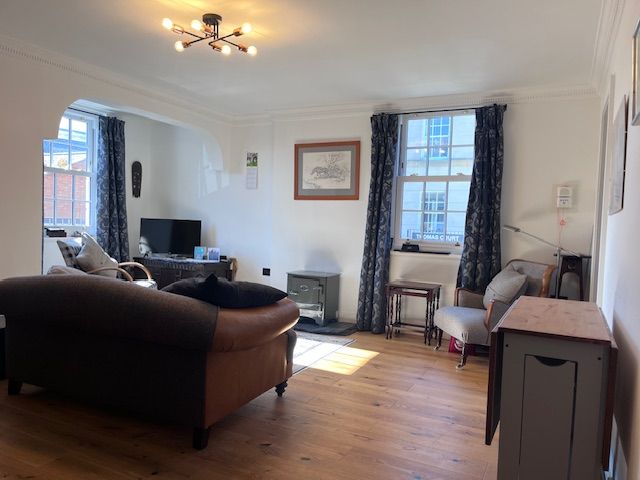 Property photo 3 of 11