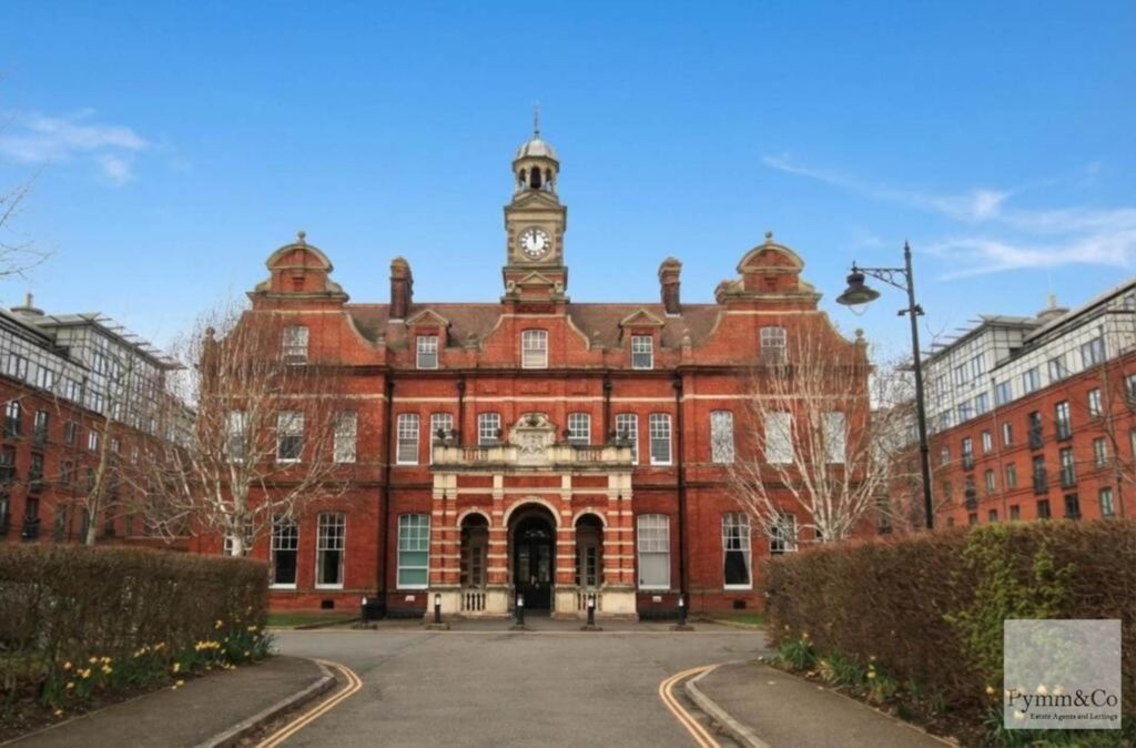 Property photo 1 of 12