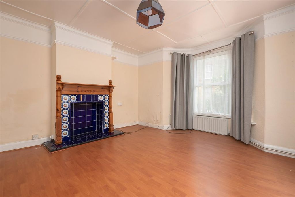 Property photo 3 of 17 Nelson Road, Whitstable