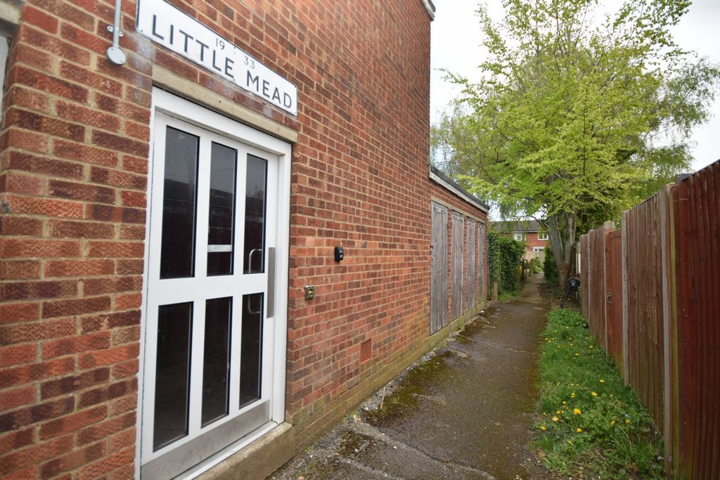 Property photo 2 of 12 Security Communal Door