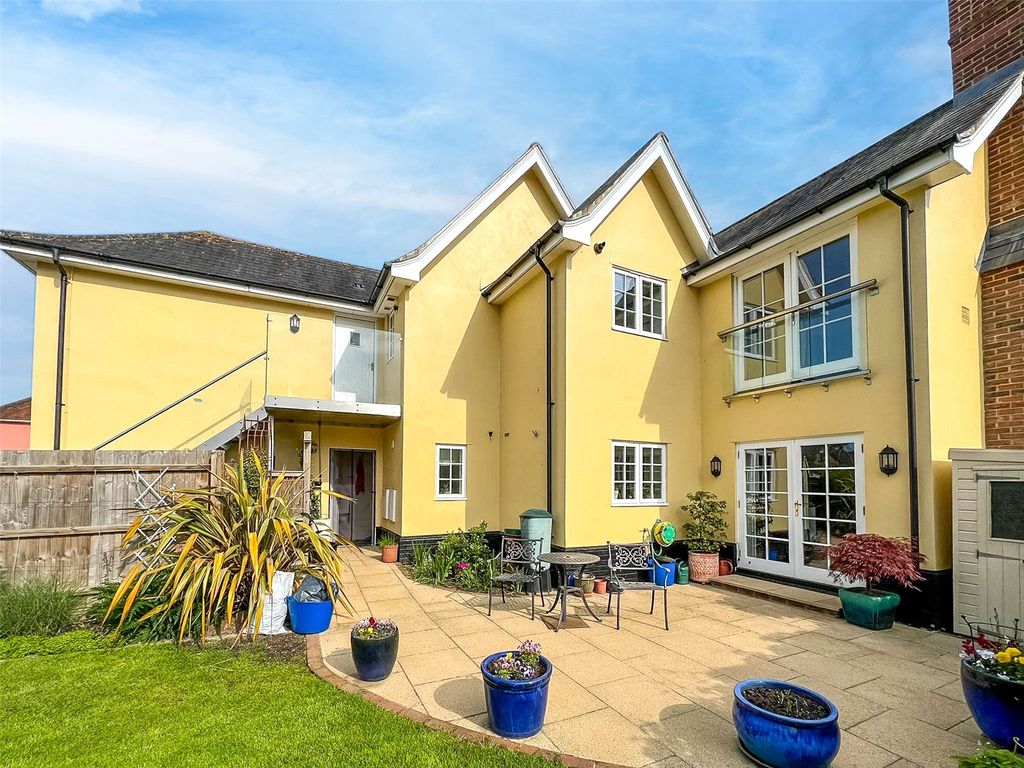 Property photo 1 of 15 Rear Aspect