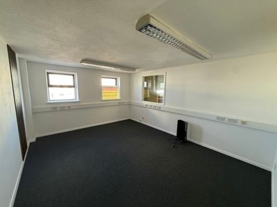 Property photo 3 of 9 Photo 17