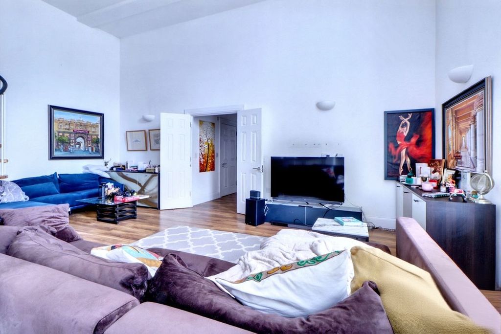 Property photo 3 of 6 Gallery