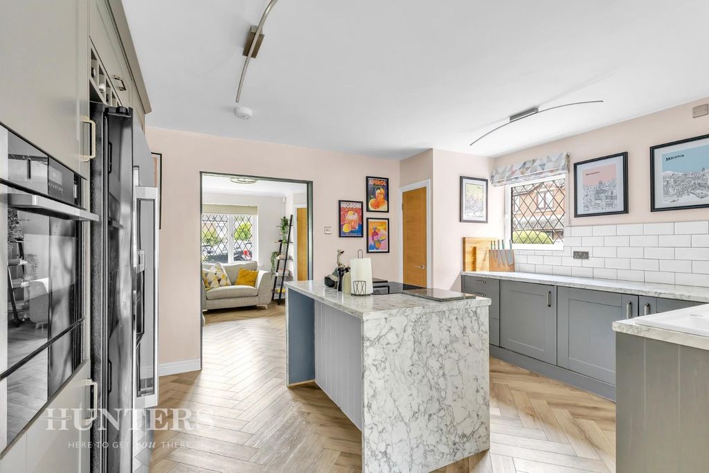 Property photo 2 of 23 Kitchen