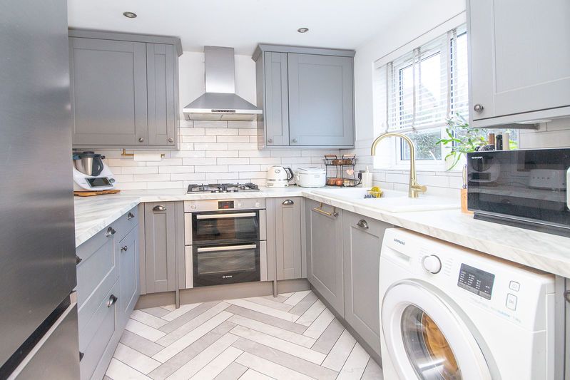 Property photo 2 of 12 Kitchen