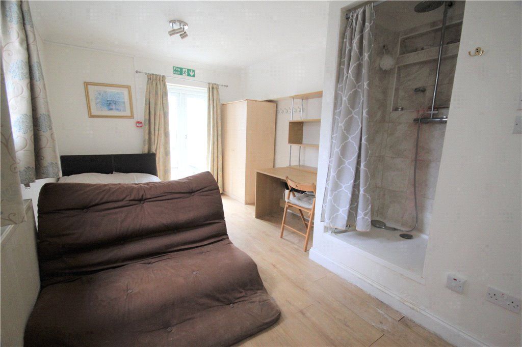 Property photo 3 of 6 Studio Room