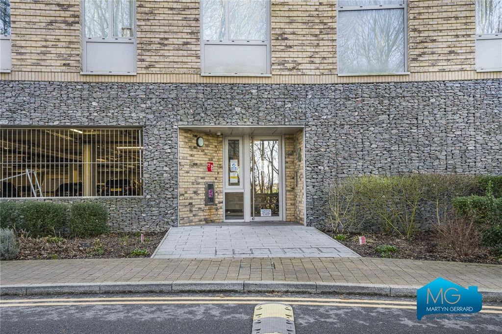 Additional image 23 of 3 bed flat to rentMedawar Drive, London NW7