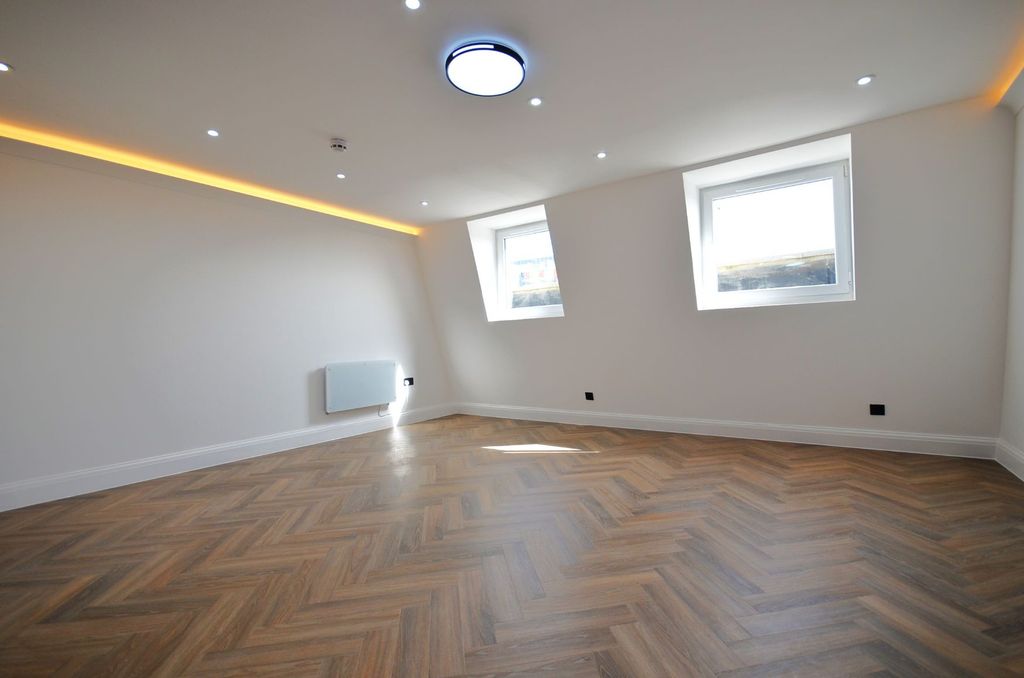 Property photo 2 of 3