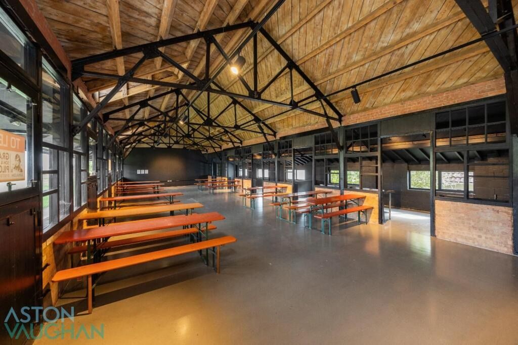 Property photo 3 of 18 4521484