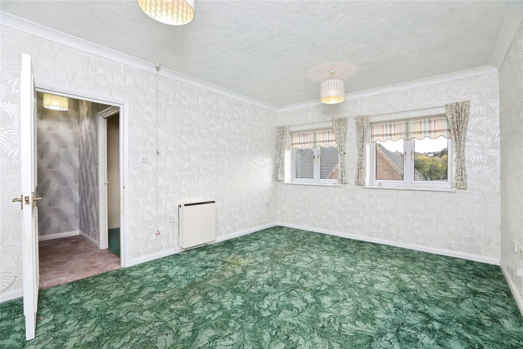 Property photo 2 of 12 Lounge